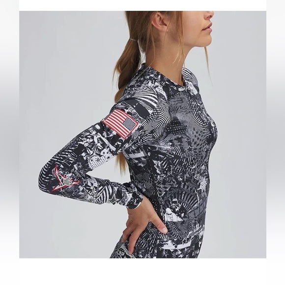 NWT Volcom Women's Usst Base Top Baselayer Thermal Shirt XS New In Package - Picture 3 of 3